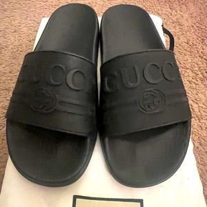 Woman’s Gucci slides size 8